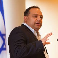 Read more about the article Tal Becker
